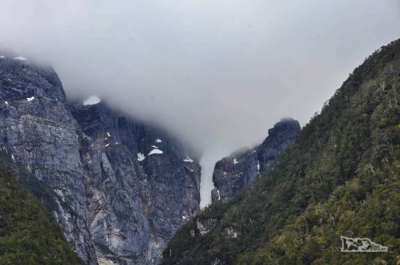Uma geleira em forma de cachoeira, no Valle Los Exploradores, perto da Carretera Austral, região de Puerto Rio Tranquilo, no sul do Chile
